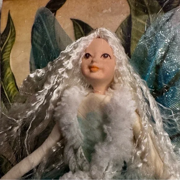 Atelier TASSIE Handmade Fairy with Multicolor Wings & long white hair - Picture 3 of 5